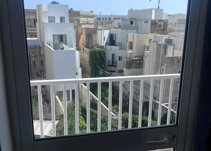 Anshu House Gæstehus *